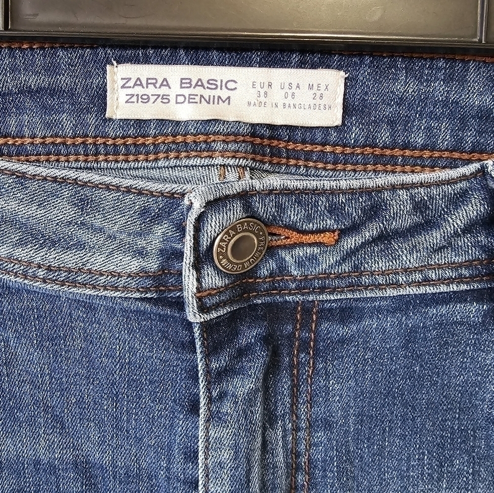 Zara Mid-Rise Distressed Stretch Denim Skinny Crop Jeans Sz. 6 - Picture 5 of 5